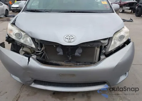 2016 Toyota Sienna Le 7 Passenger z USA, uszkodzony, nr VIN 5TDJK3DCXGS131898